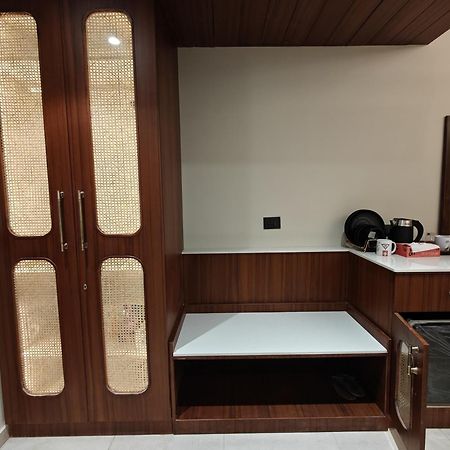 Omaxe Hazratganj , Khusi Mahal Bed and Breakfast Lucknow Eksteriør billede