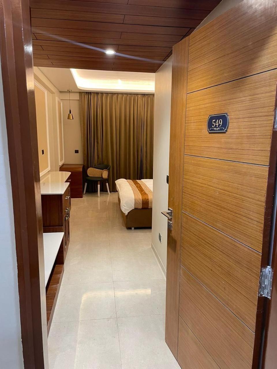 Omaxe Hazratganj , Khusi Mahal Bed and Breakfast Lucknow Eksteriør billede